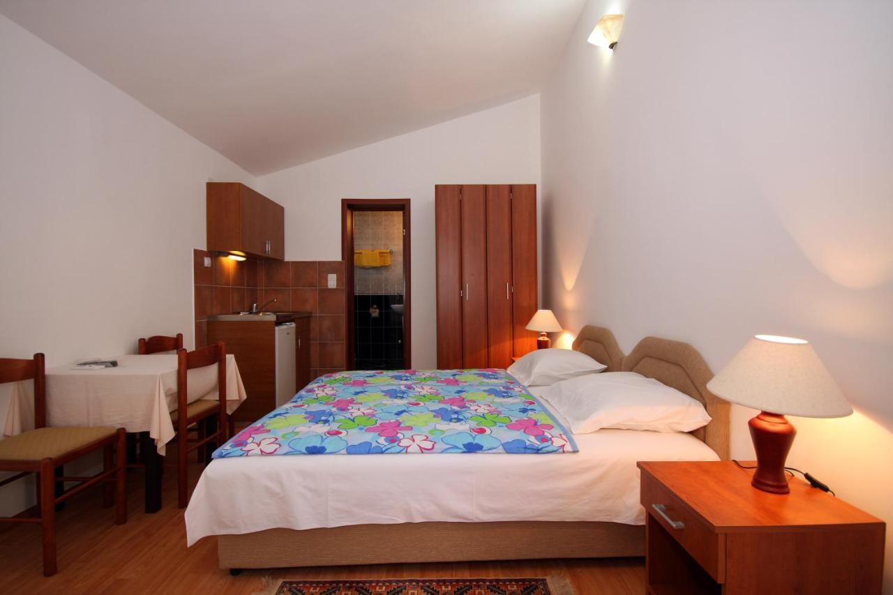 Apartments Raicevic 부드바 객실 사진