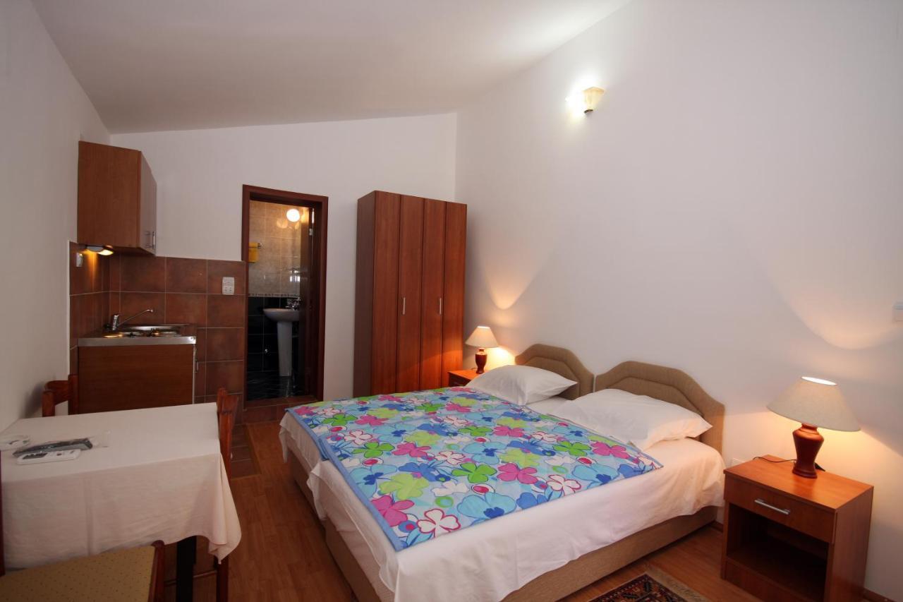 Apartments Raicevic 부드바 객실 사진